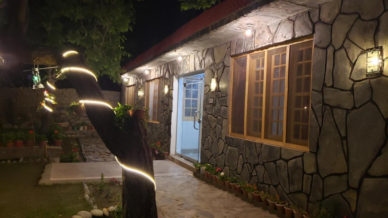 Sehrish Guest House Skardu Dış mekan fotoğraf